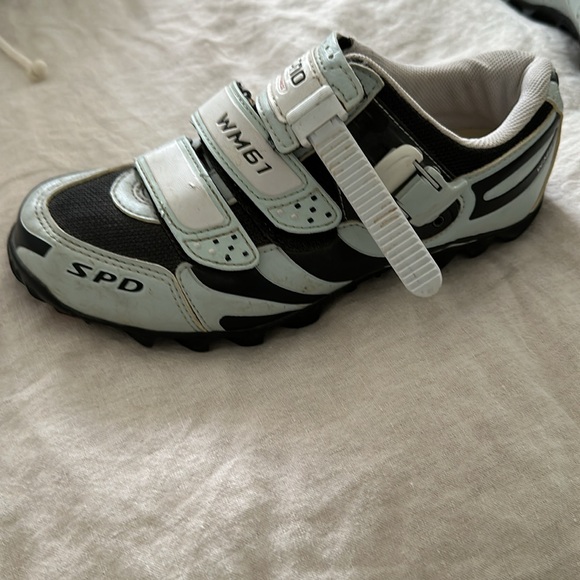 Lightly used great women’s riding shoe. - Picture 4 of 5